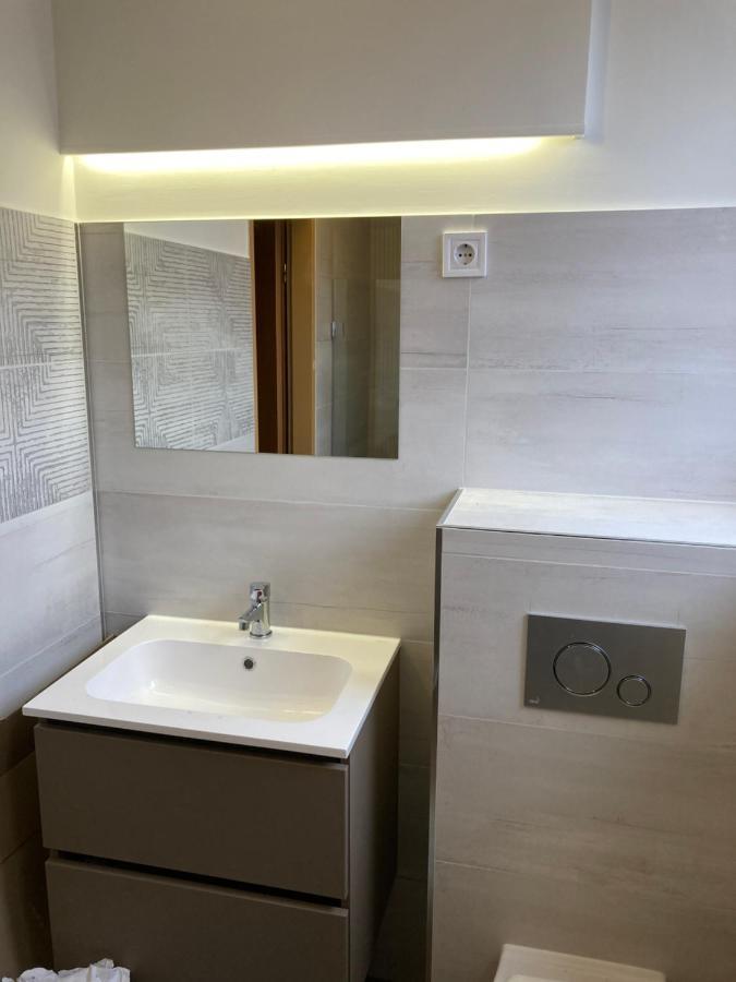 זמראדי Kuenszler Apartmanhaz מראה חיצוני תמונה