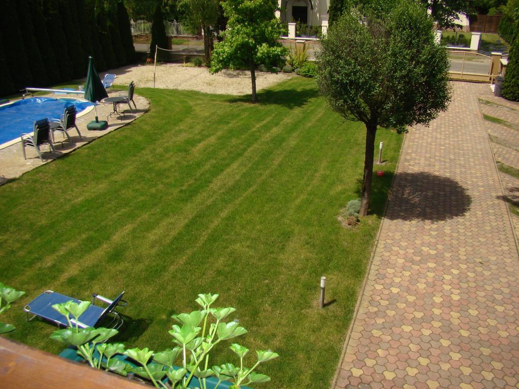 זמראדי Kuenszler Apartmanhaz מראה חיצוני תמונה