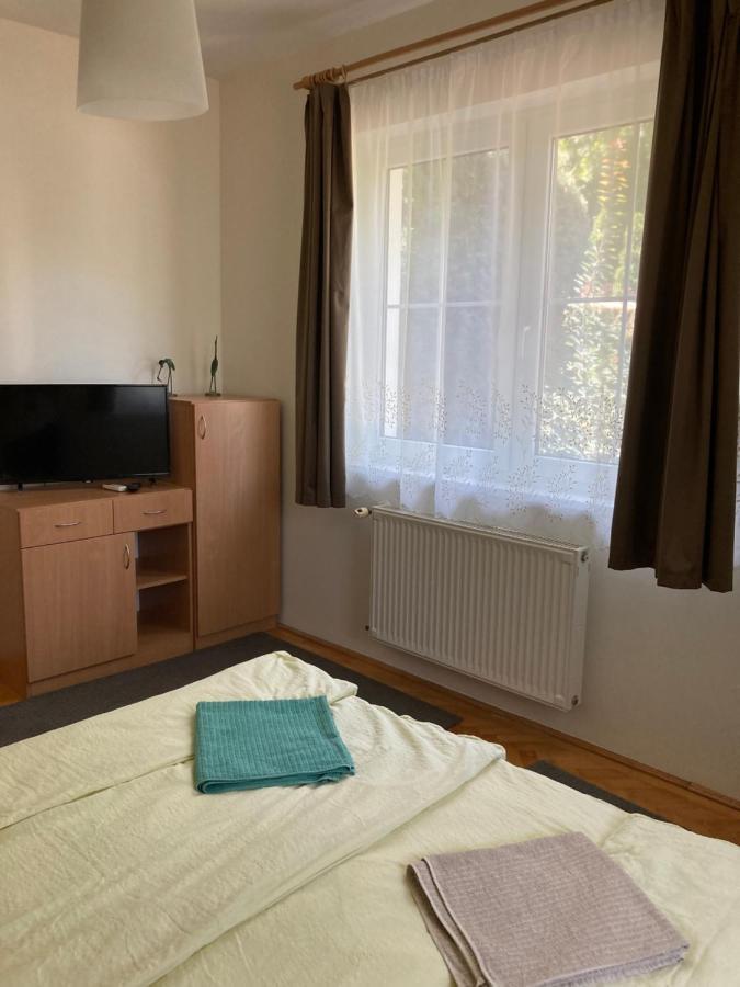 זמראדי Kuenszler Apartmanhaz מראה חיצוני תמונה