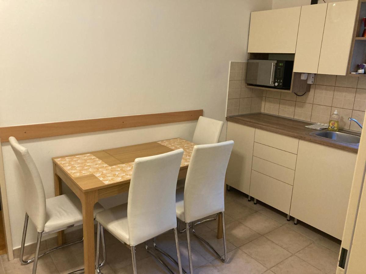 זמראדי Kuenszler Apartmanhaz מראה חיצוני תמונה