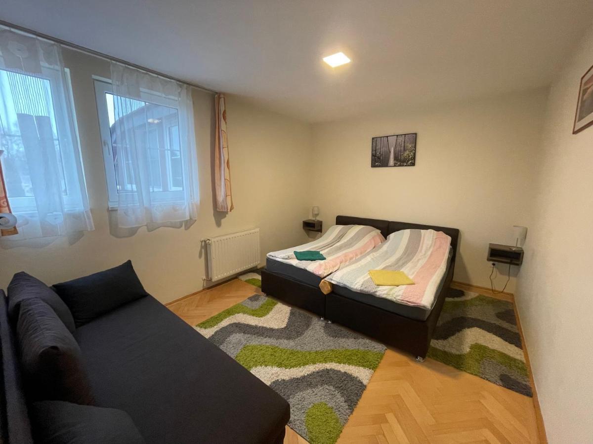 זמראדי Kuenszler Apartmanhaz מראה חיצוני תמונה