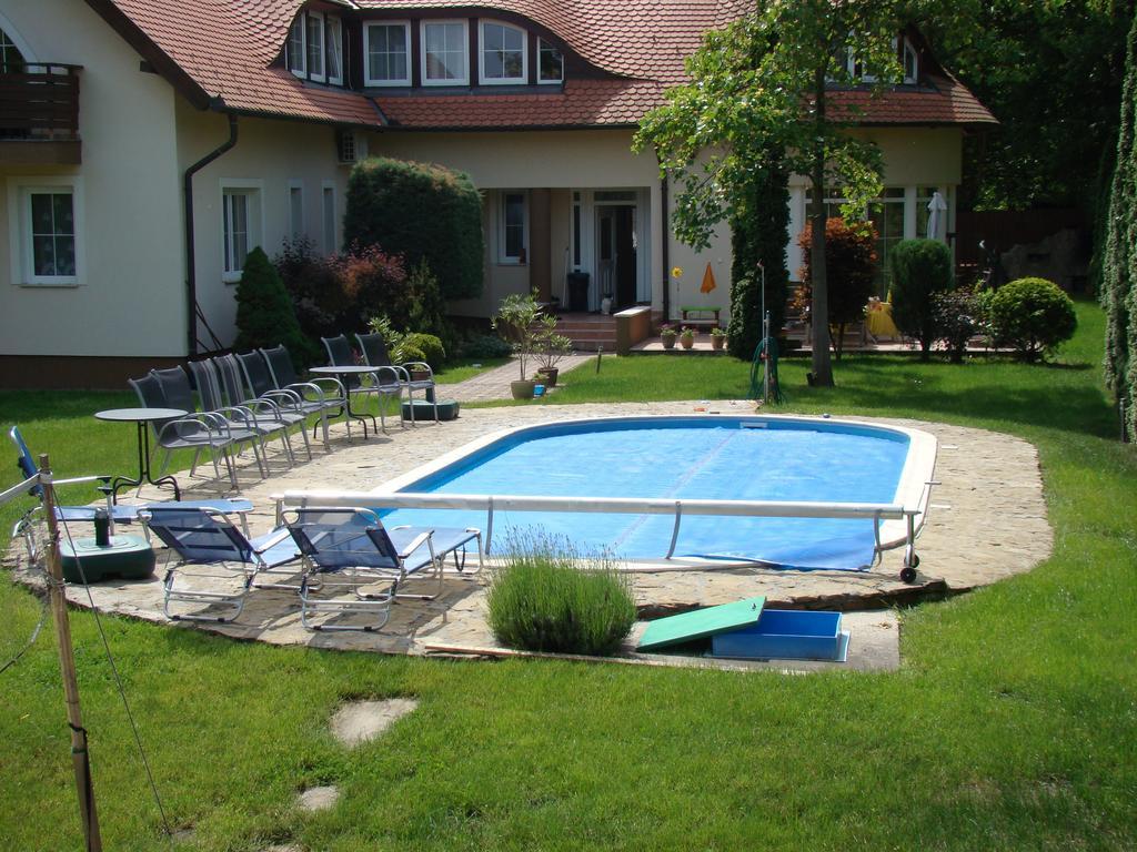 זמראדי Kuenszler Apartmanhaz מראה חיצוני תמונה
